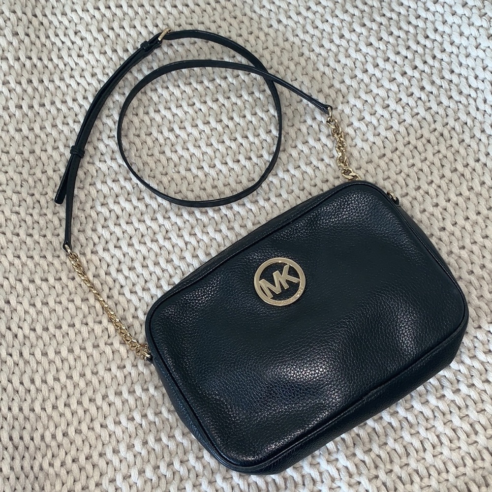 Black Michael Kors Crossbody Purse / Bag